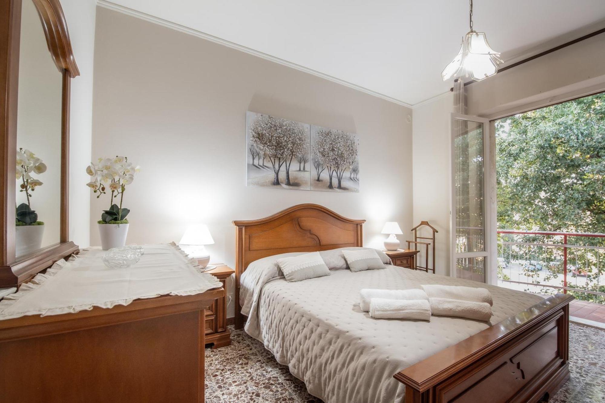 Domus Umberto - Guest House Arezzo Buitenkant foto