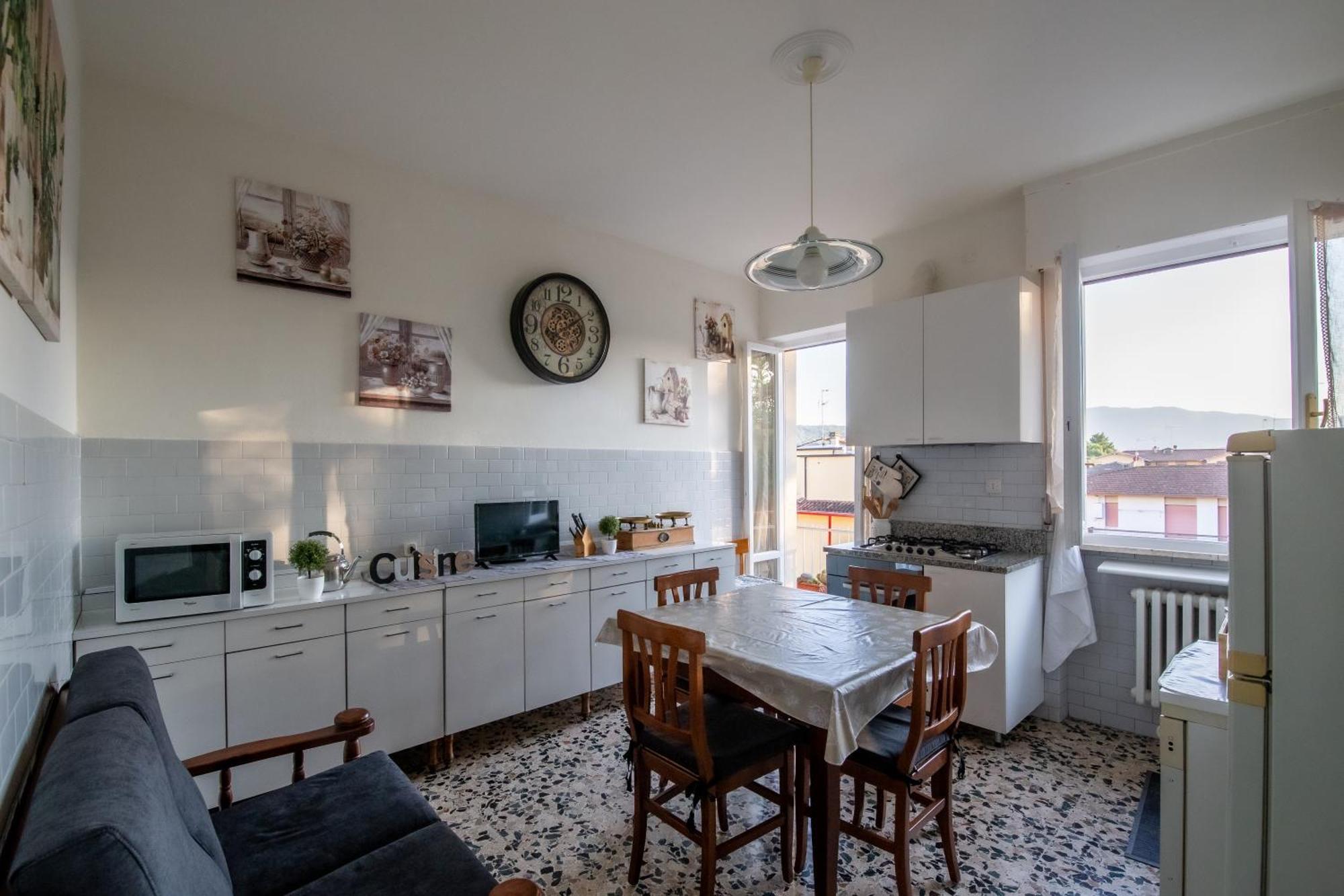 Domus Umberto - Guest House Arezzo Buitenkant foto