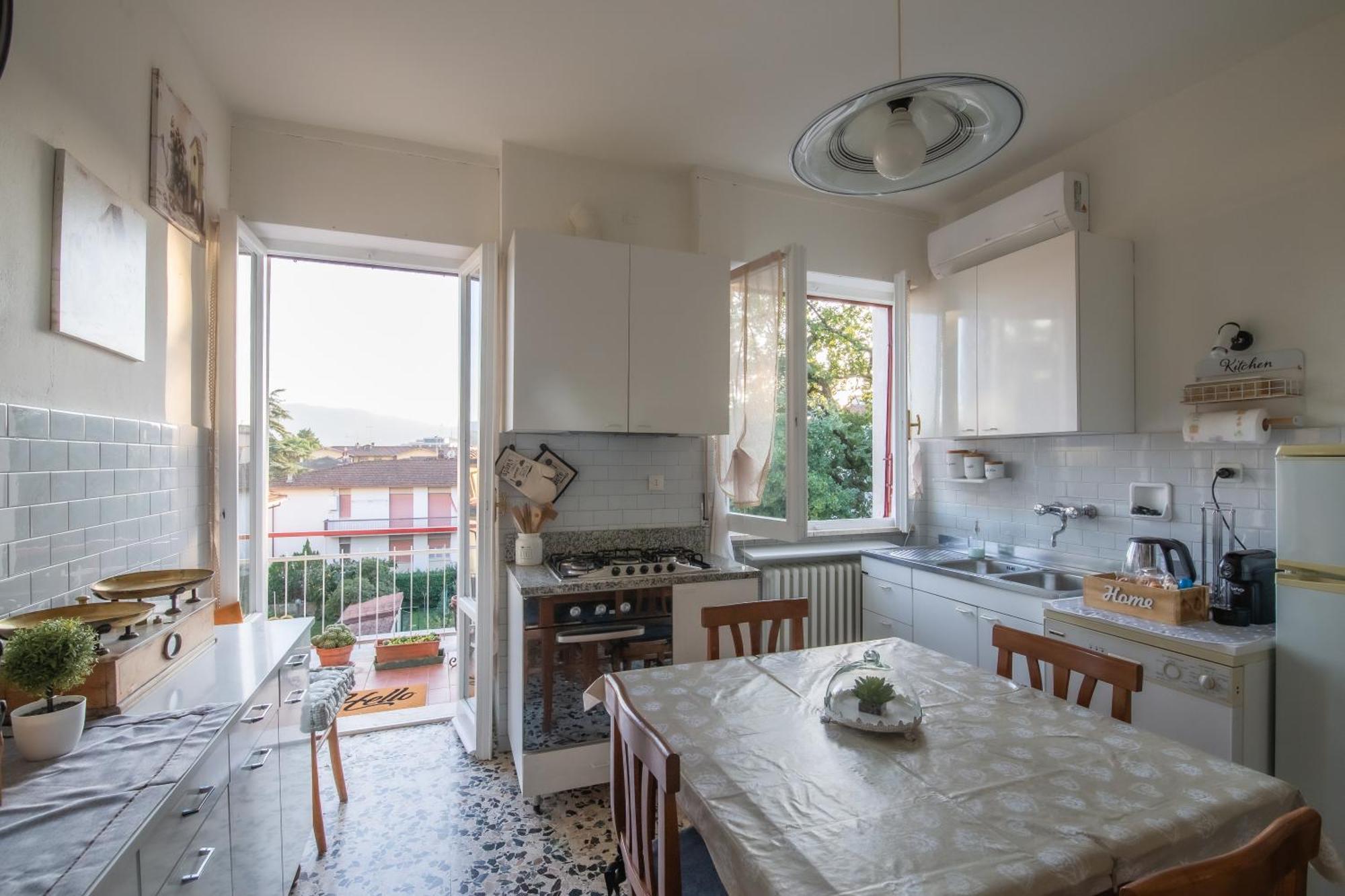 Domus Umberto - Guest House Arezzo Buitenkant foto